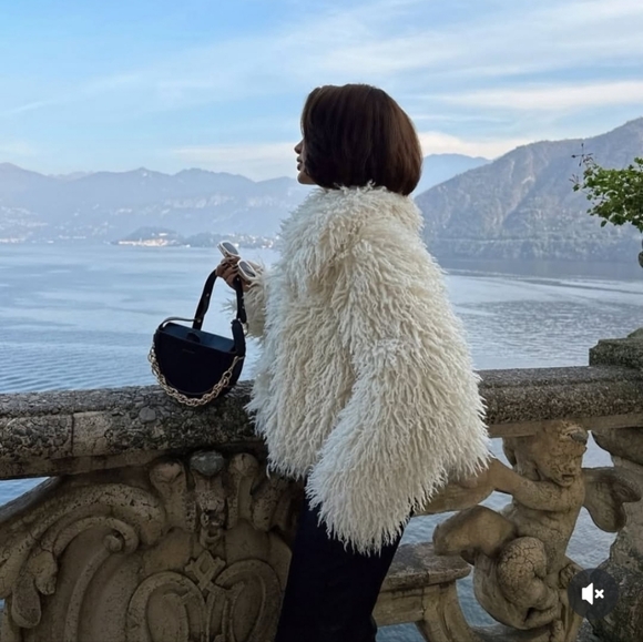 Zara Faux Fur Jacket - Picture 2 of 11